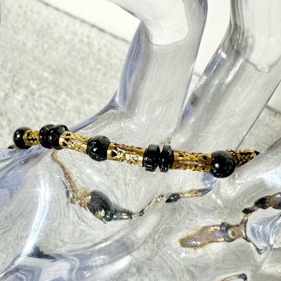 5/$35 Handmade Metallic Magnetic Beaded Bracelet With Magnetic Closure - Picture 11 of 12